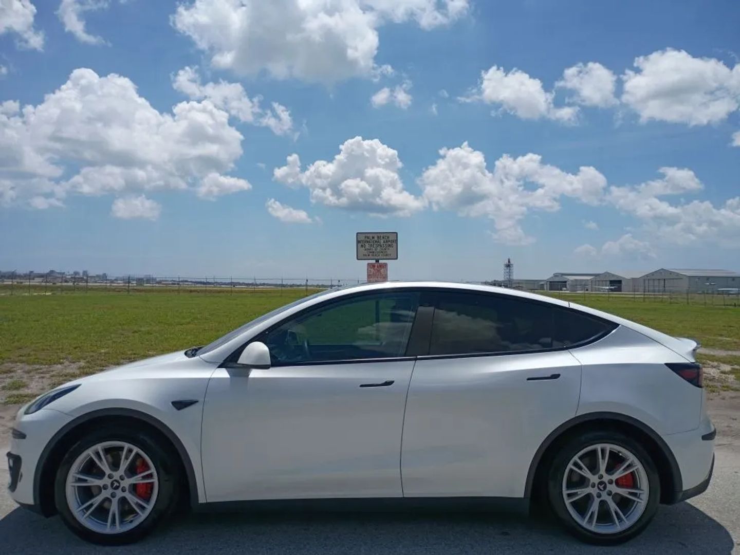 tesla model y 2023 7SAYGDEF3PF779122 image tesla model y 2023 7SAYGDEF3PF779122 image